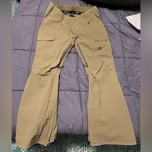 Burton women’s snowboard pants M